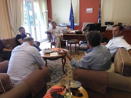 Με το Δ.Σ. της ΑΕ Λευκίμμης συναντήθηκε ο Περιφερειάρχης Θ. Γαλιατσάτος με στόχο τη βελτίωση του γηπέδου