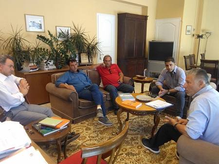 Συνάντηση Περιφερειάρχη με το Δ.Σ. των λεωφορειούχων Κέρκυρας για τα προβλήματα στο μεταφορικό έργο