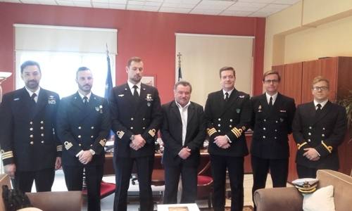 Με εκπροσώπους της Νατοϊκής Μοίρας Ναρκοθηρικών Σκαφών συναντήθηκε ο Περιφερειάρχης. Έθεσε  το θέμα της στάσης του ΝΑΤΟ  στην υπόθεση της σύλληψης των δυο Ελλήνων στρατιωτικών