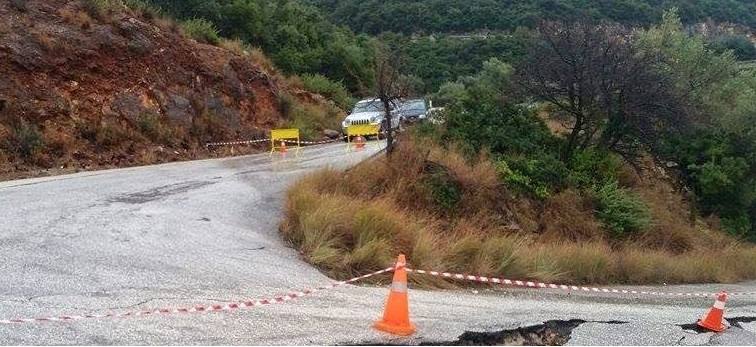 Τη σύμβαση κατασκευής για την εκτέλεση του έργου «Έργα αντιμετώπισης κατολίσθησης δρόμου προς λιμάνι Πισαετού» Ιθάκης, προϋπολογισμού δημοπράτησης 319.761,29 ευρώ, υπέγραψε ο Περιφερειάρχης
