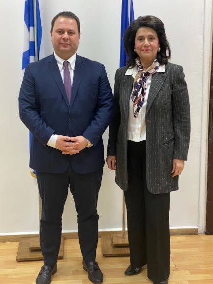 Η Περιφέρεια Ιονίων Νήσων καταπολεμά το παραεμπόριο. Η Ρόδη Κράτσα – Τσαγκαροπούλου υπέγραψε το σύμφωνο συνεργασίας με το Συντονιστικό Κέντρο Εποπτείας της Αγοράς και Αντιμετώπισης του Παραεμπορίου (ΣΥ.Κ.Ε.Α.Α.Π.)