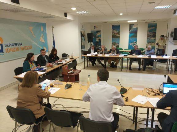 Σε τροχιά υλοποίησης θέτει η Περιφέρεια Ιονίων Νήσων την επισκευή του Γυμνασίου στη Βασιλική Λευκάδας  .«Κάνουμε πράξη τη δέσμευσή μας και κινούμαστε με γοργούς και εντατικούς ρυθμούς, προκειμένου το πολύπαθο αυτό έργο, μετά από συνεχείς καθυστερήσεις, να πάρει το δρόμο της υλοποίησης», δηλώνει ο Αντιπεριφερειάρχης Λευκάδας Ανδρέας Κτενάς.