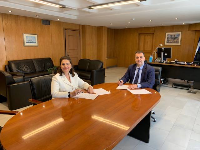 Ενισχύονται οι γνώσεις και οι δεξιότητες του ανθρώπινου δυναμικού της Περιφέρειας Ιονίων Νήσων.  Η Περιφερειάρχης υπέγραψε πρωτόκολλο συνεργασίας με το Εθνικό Κέντρο Δημόσιας Διοίκησης και Αυτοδιοίκησης