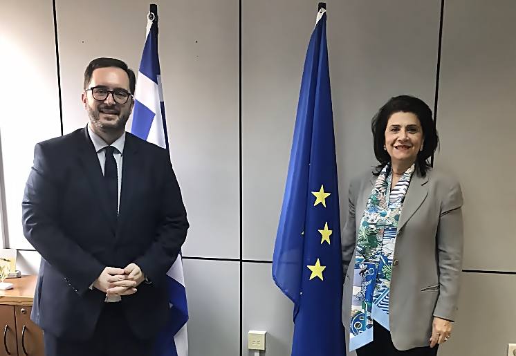 Η Περιφερειάρχης Ρόδη Κράτσα με τον Πρόεδρο του ΟΚΑΝΑ  για τις δομές και δράσεις στα Ιόνια Νησιά, κατά των εξαρτήσεων