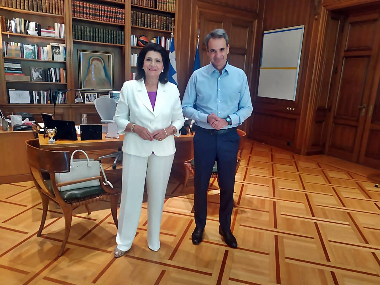 Συνάντηση με τον Πρωθυπουργό Κυριάκο Μητσοτάκη της Περιφερειάρχη Ρόδης Κράτσα – Τσαγκαροπούλου στο Μέγαρο Μαξίμου