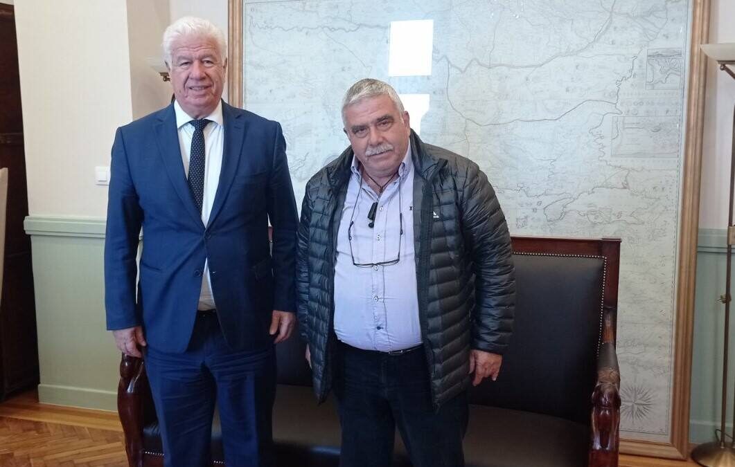 Συνάντηση Περιφερειάρχη με τον Πρόεδρο της Ελληνικής Συνομοσπονδίας Τουριστικών Καταλυμάτων