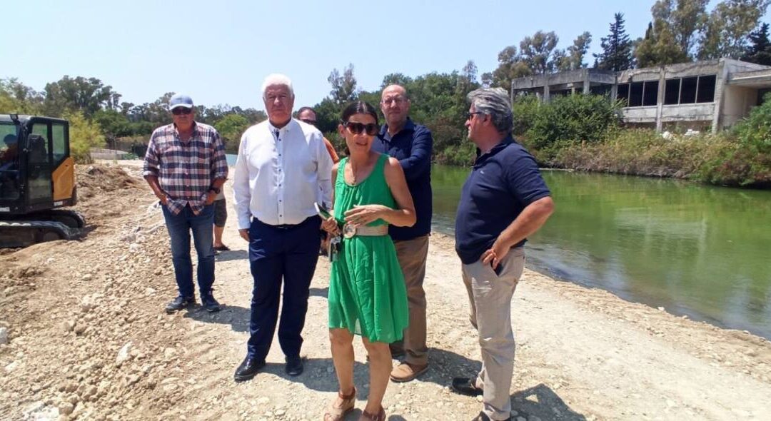 Ξεκίνησαν οι εργασίες καθαρισμού & εκβάθυνσης του ποταμιού στον Ποταμό Κέρκυρας. Πιστή στις προεκλογικές δεσμεύσεις της η Περιφερειακή Αρχή