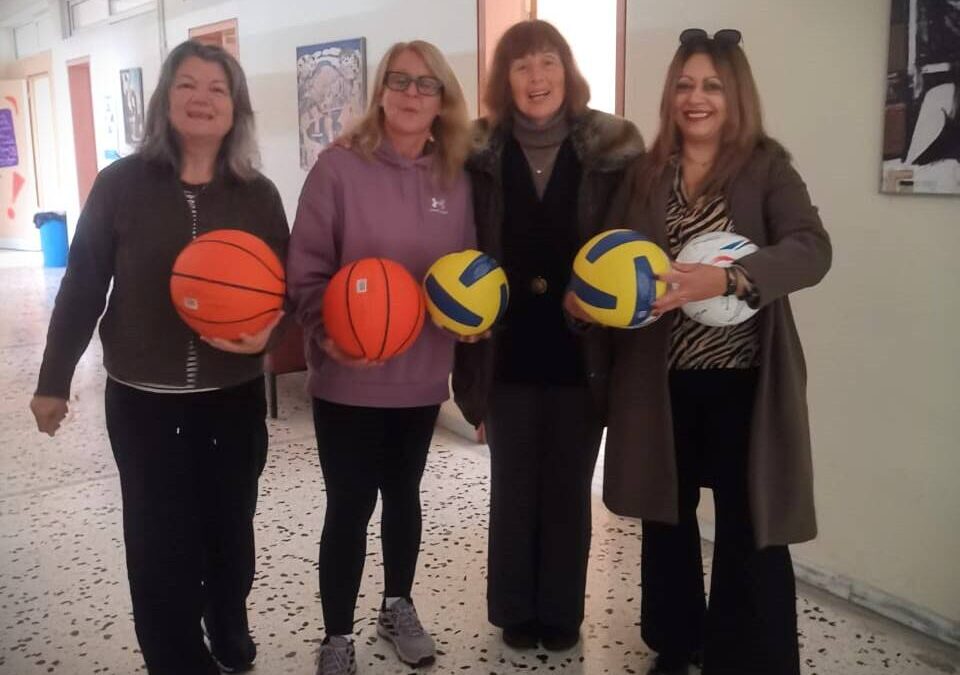 Η Περιφέρεια Ιονίων Νήσων ενισχύει τον σχολικό αθλητισμό στην Ιθάκη με νέο αθλητικό υλικό