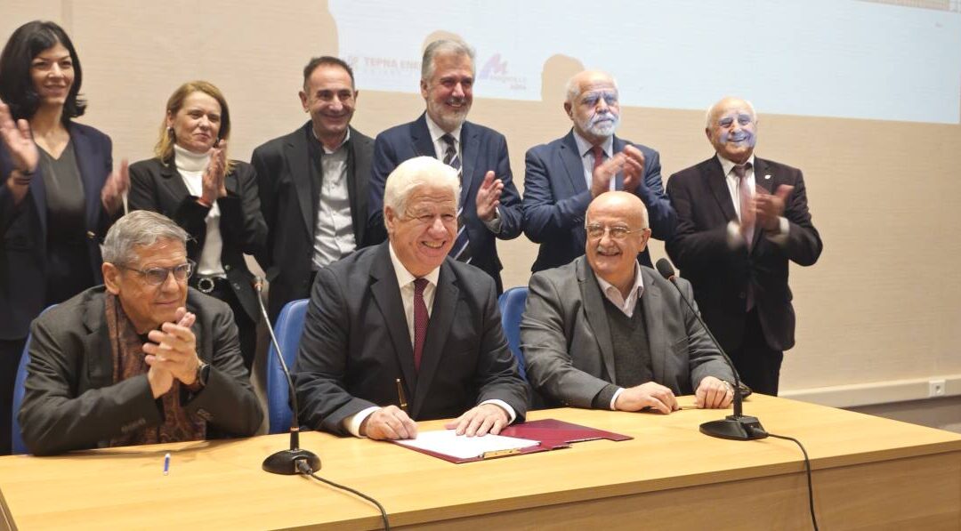 Ιστορική στιγμή για την Κέρκυρα  –  Υπεγράφη η σύμβαση για την κατασκευή της Μονάδας Επεξεργασίας Απορριμμάτων από τον Περιφερειάρχη Ιονίων Νήσων, Γιάννη Τρεπεκλή και τους εκπροσώπους της ανάδοχης κοινοπραξίας