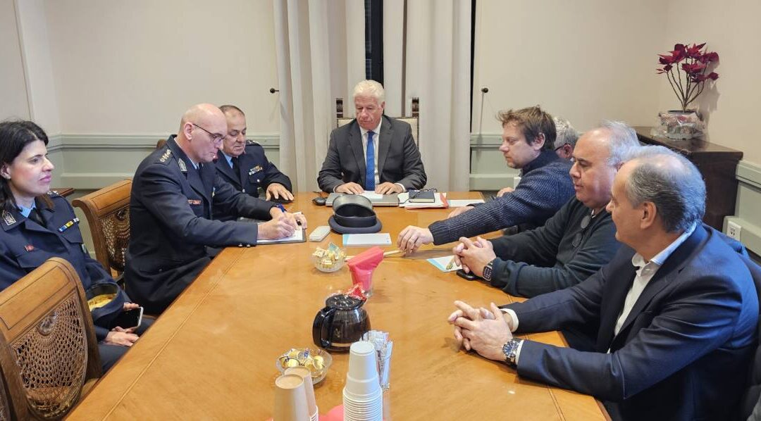 Σύσκεψη υπό τον Περιφερειάρχη Ιονίων Νήσων, Γιάννη Τρεπεκλή, για τη διαχείριση πτήσεων από τη Μεγάλη Βρετανία και τον διαβατηριακό έλεγχο